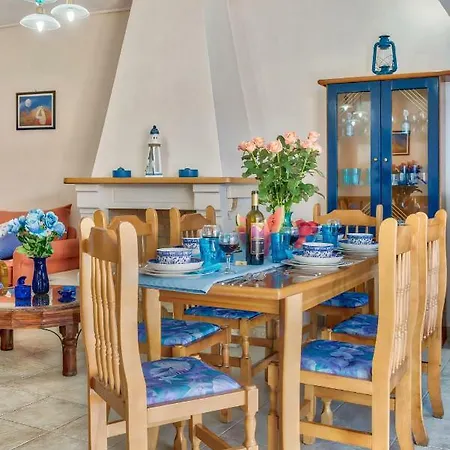 Indigo Apartment *